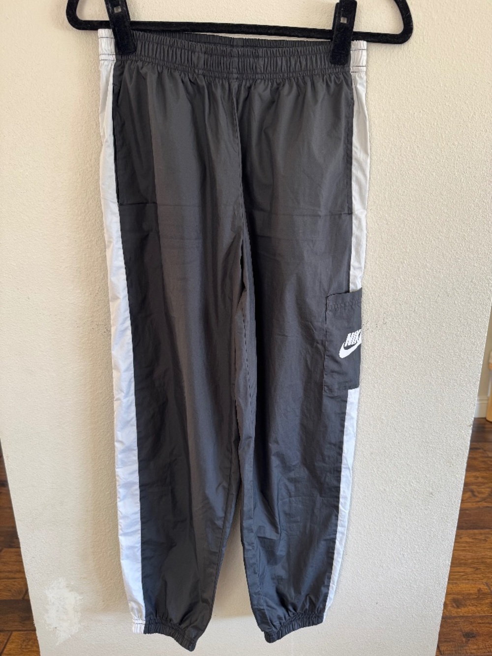 Nike Men's Gray and White Track Pants Small